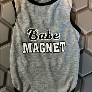 Stylish Gray Dog Tank Top with Babe Magnet Print